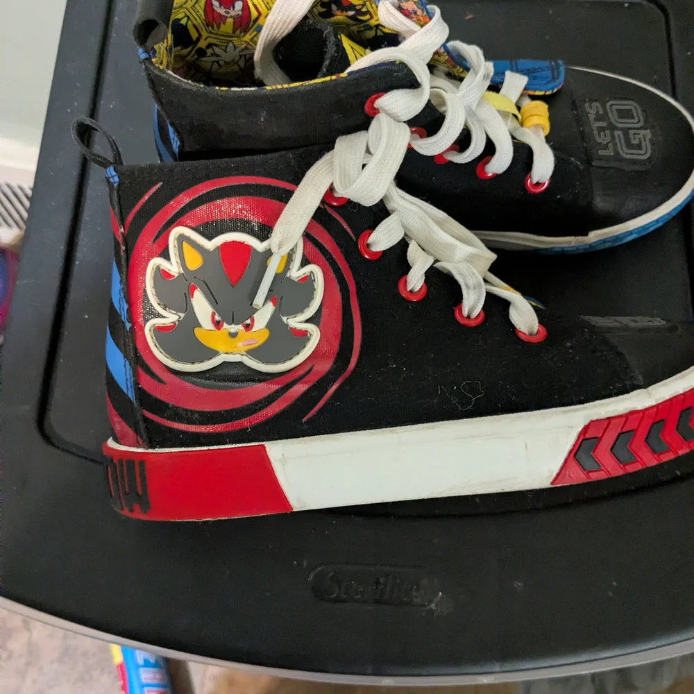 Kids Cartoon High-Top Sneakers - Black and Red - Picture 1 of 7